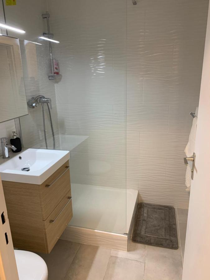Lovely Studio Saint Jean Cachan, 20 Minutes From Luxembourg Gardens On Rer B And 350 M From Bagneux Rer B Apartment Luaran gambar