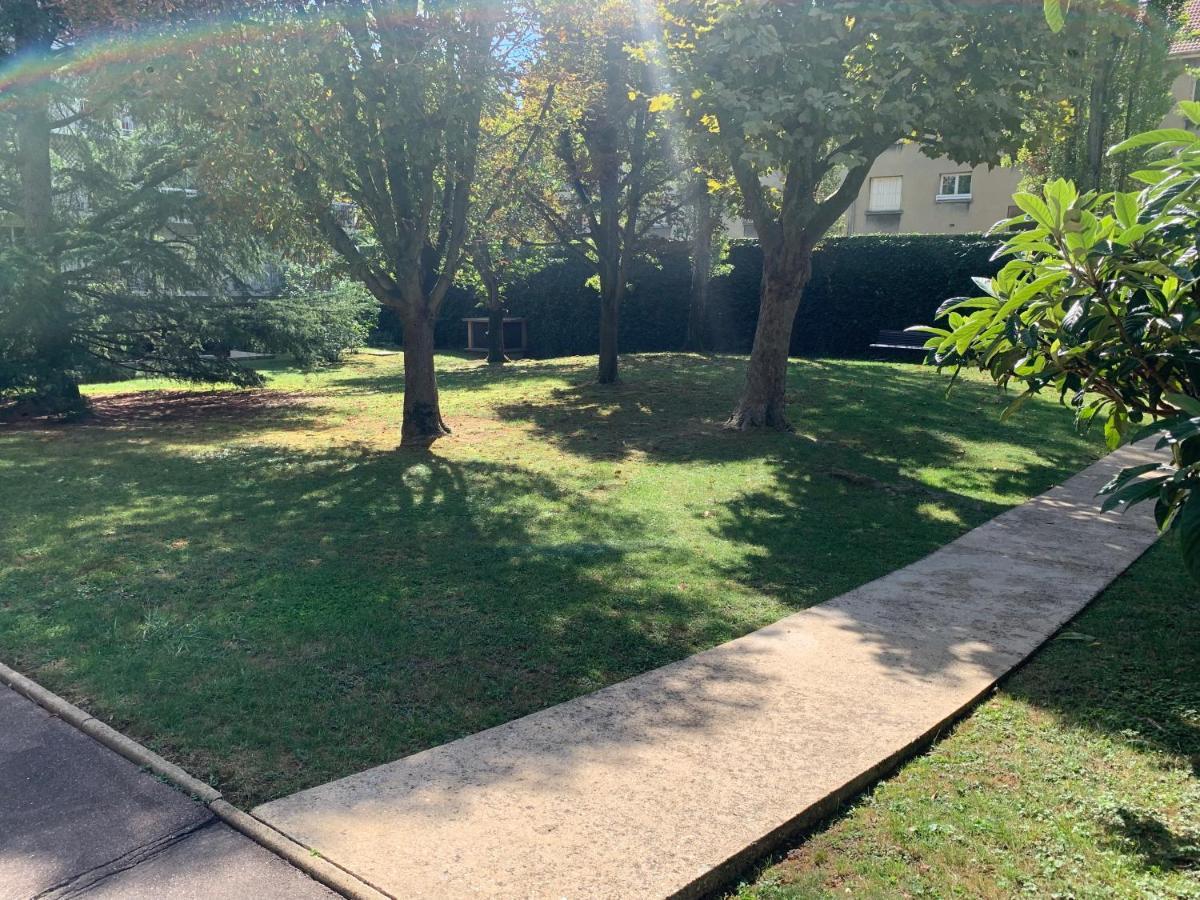 Lovely Studio Saint Jean Cachan, 20 Minutes From Luxembourg Gardens On Rer B And 350 M From Bagneux Rer B Apartment Luaran gambar